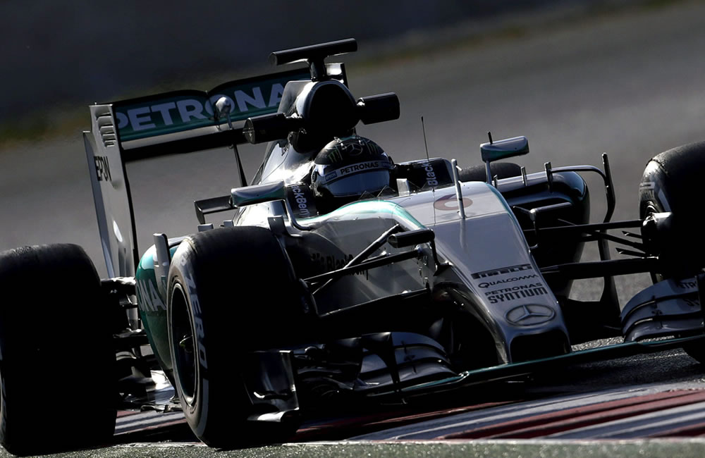 El piloto alemán de Mercedes, Nico Rosberg, durante la segunda jornada de la tercera tanda de entrenamientos. Foto: EFE