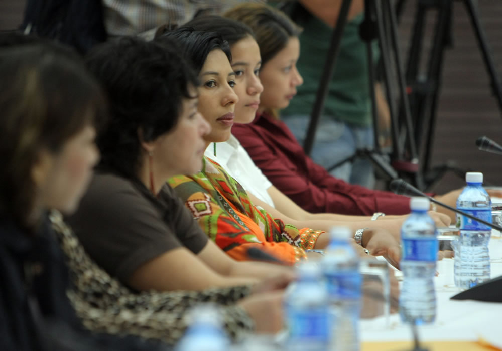 Representantes de las Fuerzas Armadas Revolucionarias de Colombia (FARC) participan en la reunión de la comisión de género parte de las negociaciones. Foto: EFE