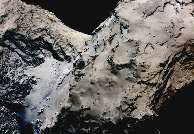 OSIRIS detecta indicios de hielo en el cuello de 67/P. Foto: EFE