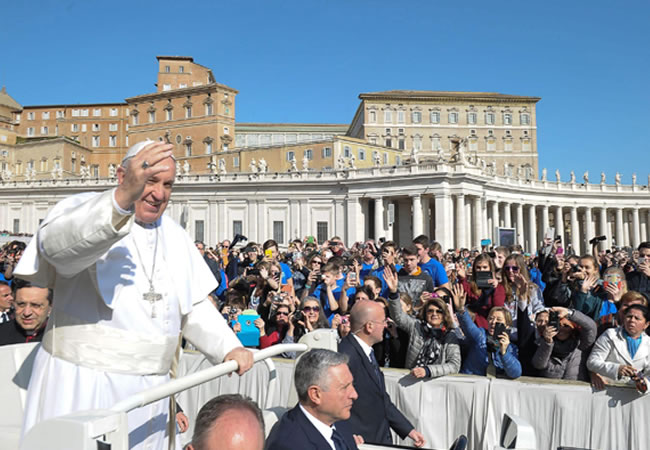 Italia y el Vaticano se preparan para la Semana Santa con miles de fieles. Foto: EFE