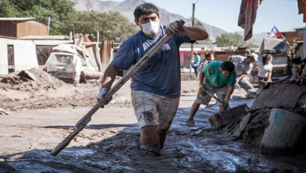 En Chile fuertes lluvias destruyen más de dos mil viviendas. Foto: EFE