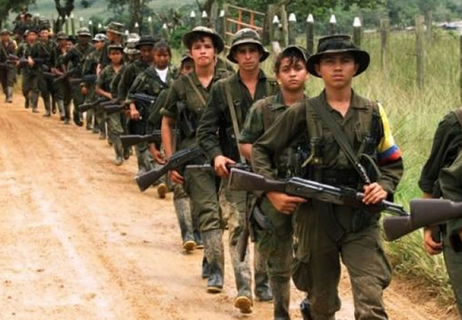 Guerrilleras de las FARC soportan abusos de sus compañeros según estudio realizado. Foto: EFE