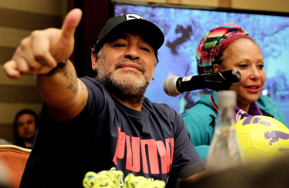 Diego Maradona y Piedad Córdoba ante la prensa colombiana. Foto: EFE
