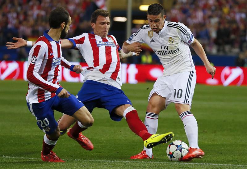 James Rodríguez en el empate del Real Madrid y Atlético de Madrid. Foto: EFE