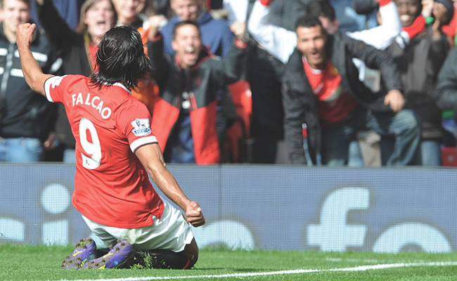 Falcao celebrando su gol con el Manchester United. Foto: EFE