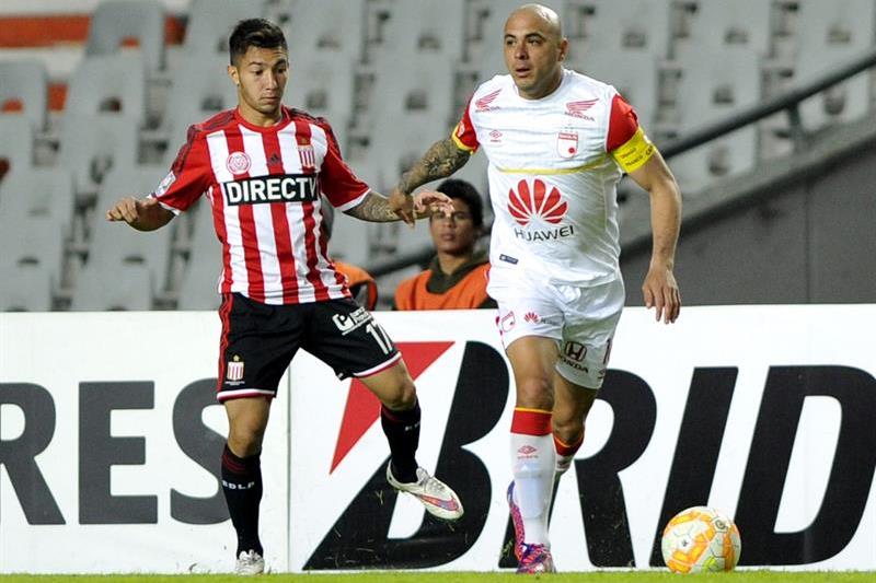 Estudiantes anotó con Auzqui (21’) y Carrillo (30’). Santa Fe descontó con Morelo (81’). Foto: EFE