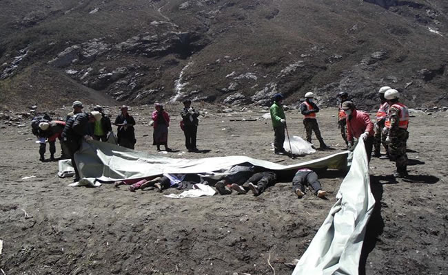 Víctimas de terremoto en Nepal. Foto: EFE