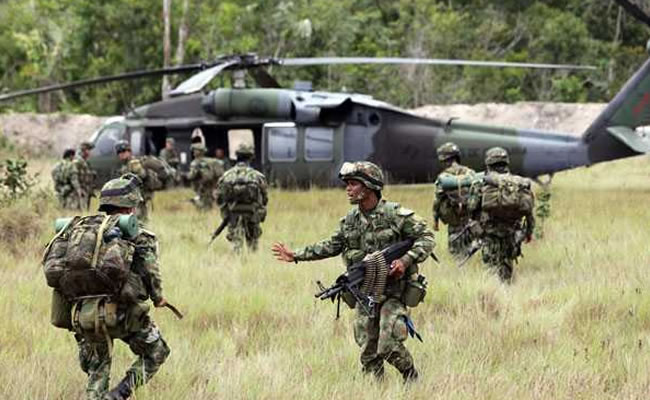 Mueren cuatro militares al caer helicóptero en zona de presencia FARC. Foto: EFE