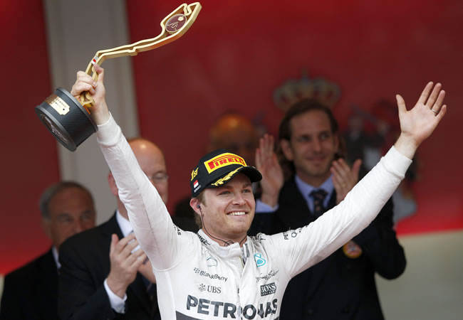 El alemán Nico Rosberg (Mercedes) se impuso en el Gran Premio de Mónaco 2015. Foto: EFE