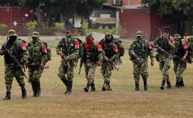 El Ejército de Liberación Nacional (ELN) dijo que para las FARC era imposible mantener su cese al fuego unilateral. Foto: EFE