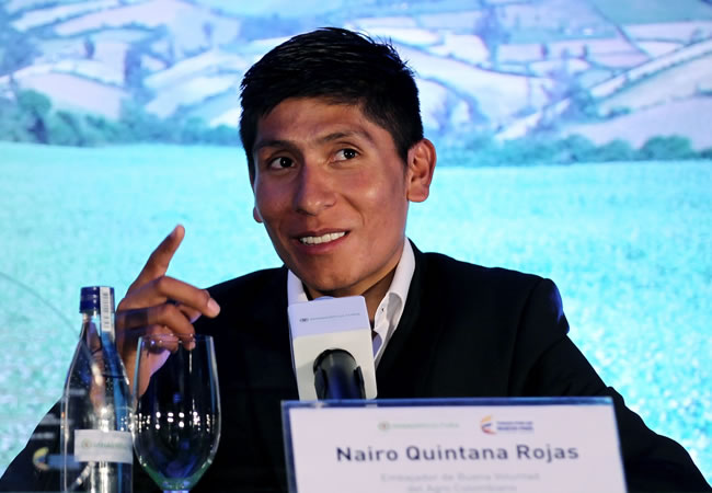El ciclista colombiano Nairo Quintana habla durante una rueda de prensa en la que fue presentado como embajador de buena voluntad del agro colombiano. Foto: EFE