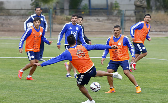 Seleccionado de Paraguay entrenando para la Copa América. Foto: EFE