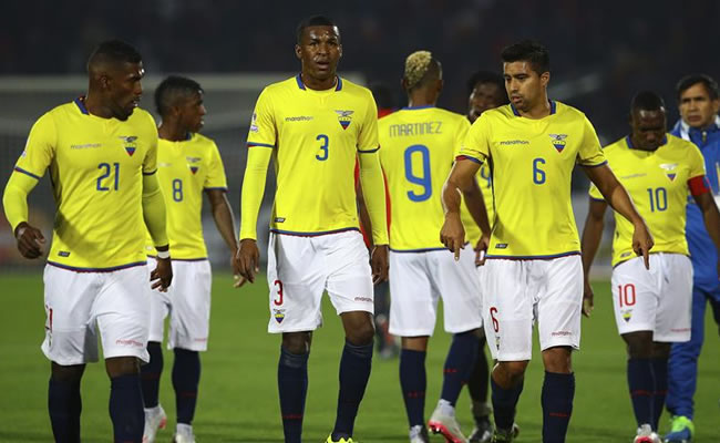 Ecuador perdió en el partido inaugural contra Chile. Foto: EFE