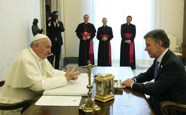 Santos: El papa ofreció su disponibilidad para ayudar en el proceso de paz. Foto: EFE