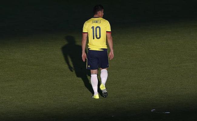 James Rodríguez le bajó la temperatura al partido ante Brasil. Foto: EFE