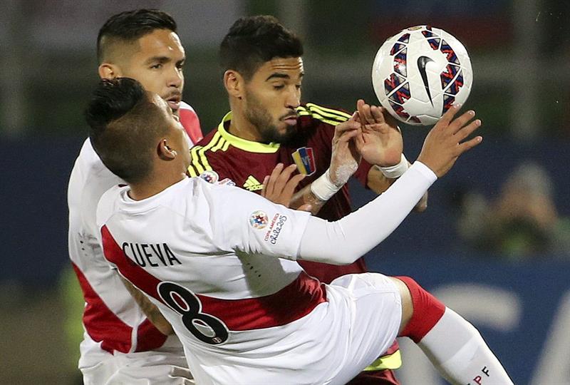 Perú se impuso 1-0 con gol de Claudio Pizarro. Foto: EFE
