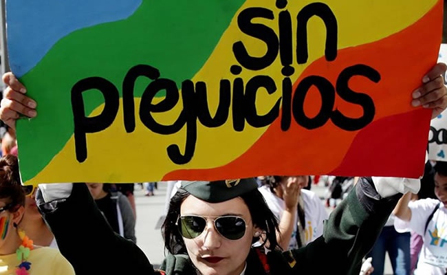 Colombianos marcharon por el Día del Orgullo Gay. Foto: EFE