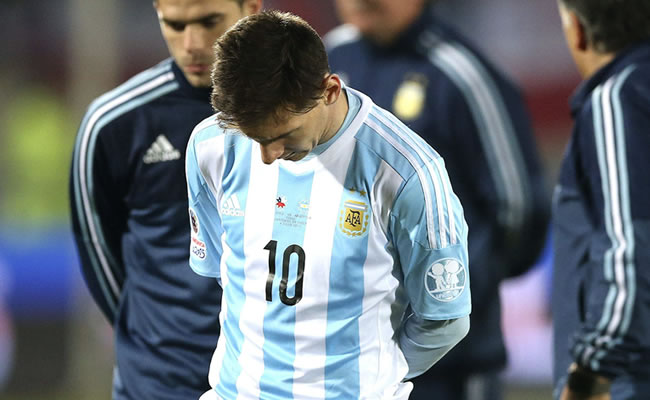 Lionel Messi luego de la derrota frente a Chile. Foto: EFE