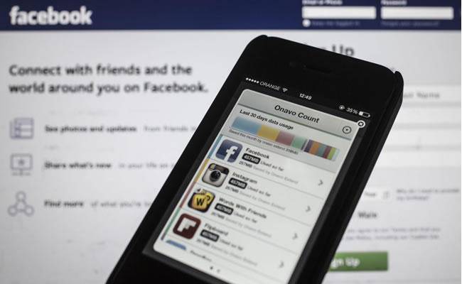 Facebook incluirá nuevas opciones para su portada. Foto: EFE