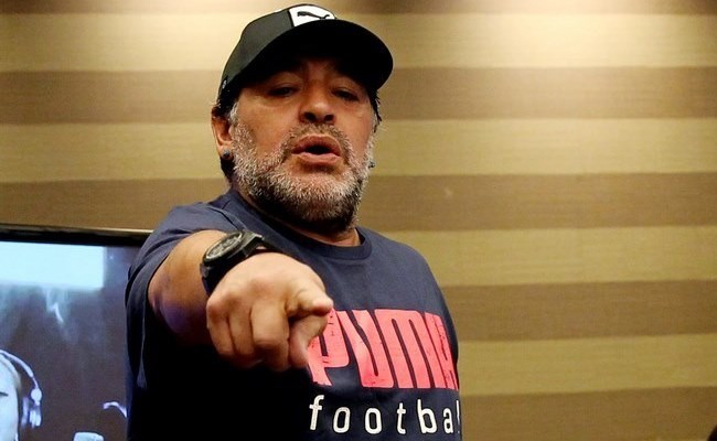 Diego Maradona dio la noticia en televisión. Foto: EFE