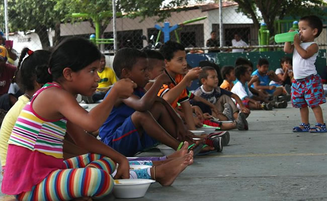 Niños en resguardo, tras crisis humanitaria en la frontera con Venezuela. Foto: EFE