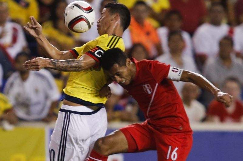 1-1 entre Colombia y Perú. Carlos Bacca anotó para los 'cafeteros' (38') y Jéfferson Farfán para los 'incas' (89'-penalti). Foto: EFE