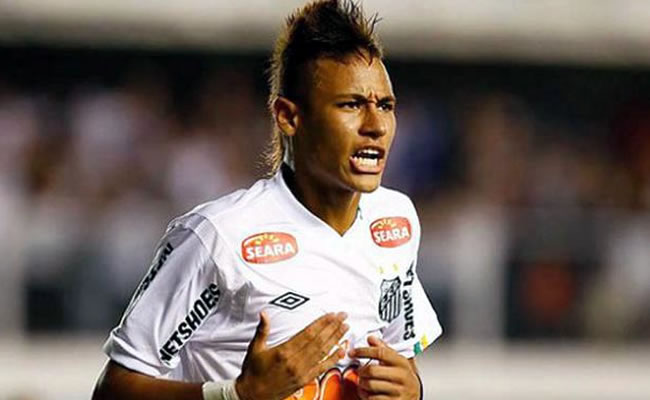 Neymar Jr. en el Santos de Brasil. Foto: EFE