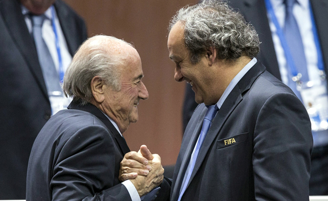 Michel Platini y Joseph Blatter. Foto: EFE