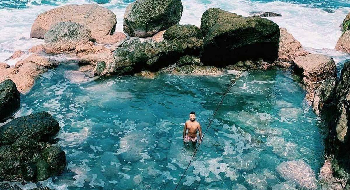 Una piscina natural en medio de Capurganá. Foto: Twitter / @ViajandoPorCol