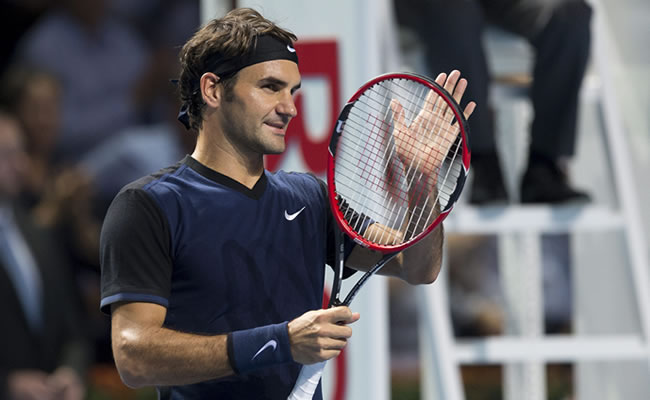 Roger Federer venció a Philipp Kohlschreiber y se clasificó a la tercera ronda del Abierto de Basilea. Foto: EFE