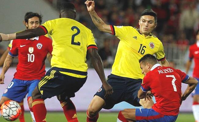 Daniel Torres, una de las figuras de Colombia en el 1-1 ante Chile. Foto: EFE