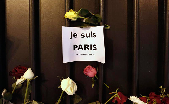 Los famosos se solidarizan con París. Foto: EFE