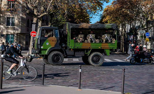 El Ejercito de Francia patrullan París. Foto: EFE