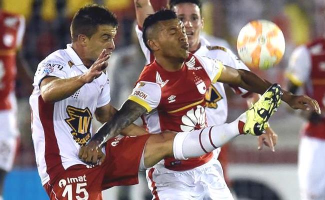 Santa Fe empató 0-0 con Huracán en Argentina, ahora definirá la final en Bogotá. Foto: EFE