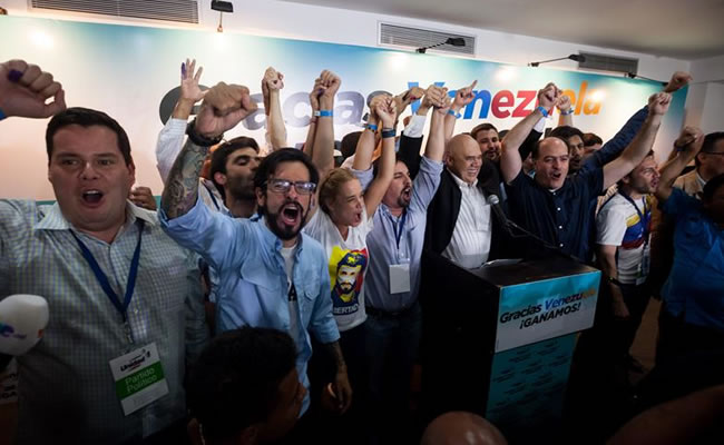 Gana la oposición en elecciones parlamentarias en Venezuela. Foto: EFE