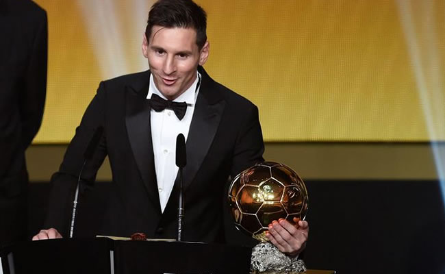 Lionel Messi ganó su quinto balón de oro. Foto: EFE