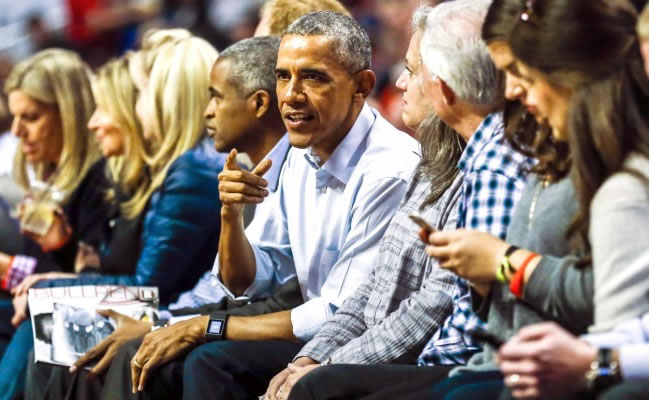Obama durante la inauguración de la temporada 2015/2016 de la NBA. Foto: EFE