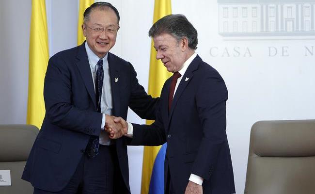 Jim Yong Kim y su visita a Juan Manuel Santos en la Casa de Nariño. Foto: EFE