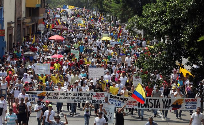 Marchas en el centro de la capital del país. Foto: EFE
