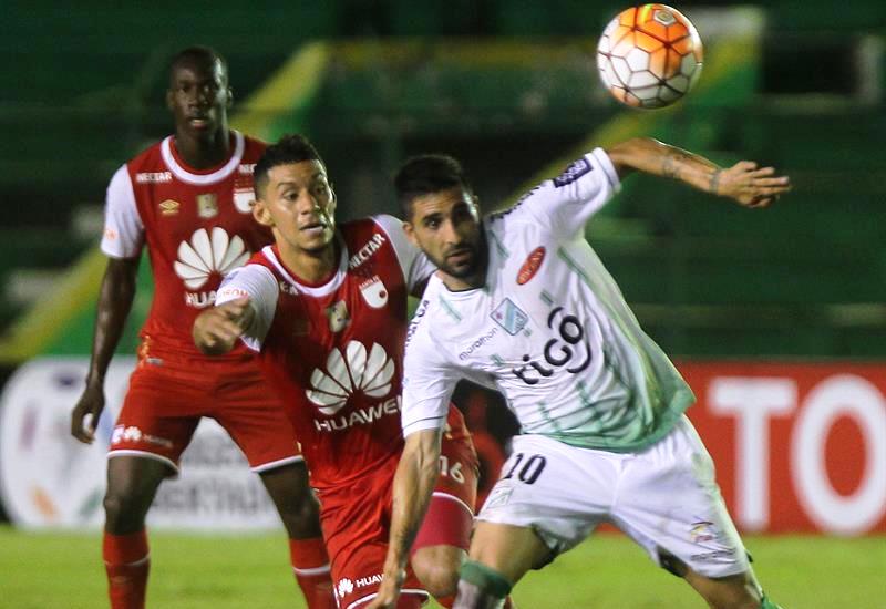 Santa Fe debutó en la Copa Libertadores ganando 1-3 de visitante sobre Oriente Petrolero de Bolivia. Foto: EFE