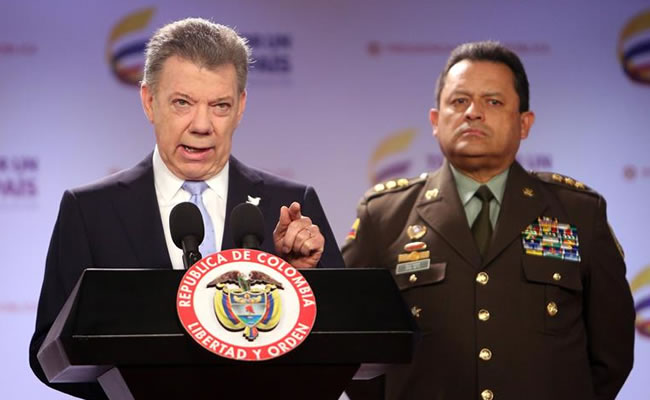 El presidente Juan Manuel Santos nombra el nuevo Director General de la Policía al Gral. Jorge Hernando Nieto. Foto: EFE