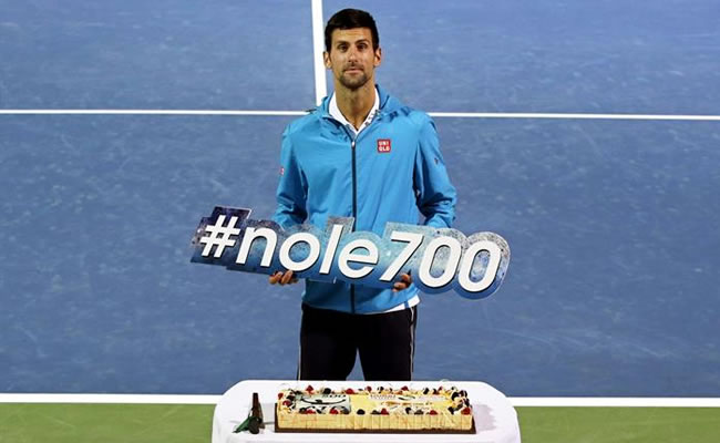 'Nole' Djokovic celebrando sus 700 victorias. Foto: EFE