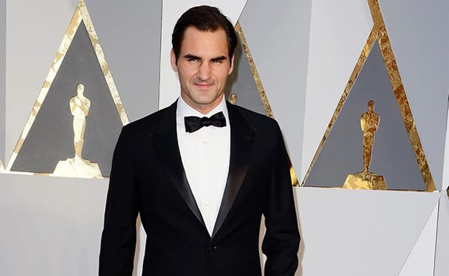 Roger Federer en la alfombra roja de los Premios Oscar. Foto: EFE