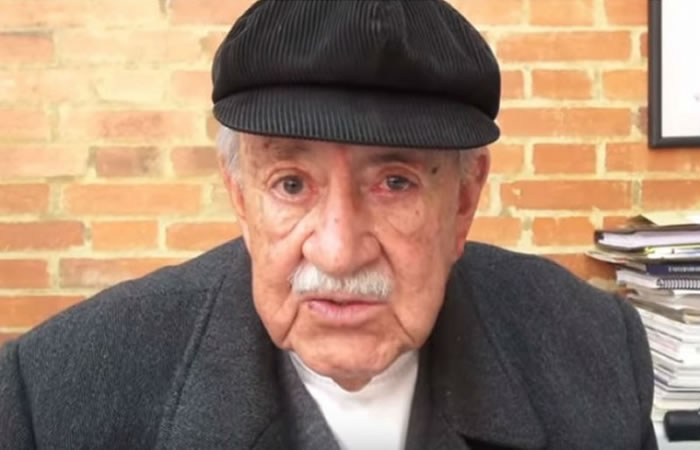 Fallece el escritor colombiano Fernando Soto Aparicio. Foto: Youtube