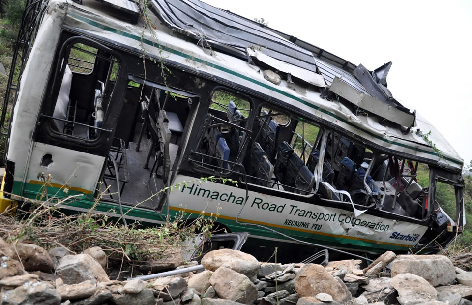 Accidente de bus en la India. Foto: EFE