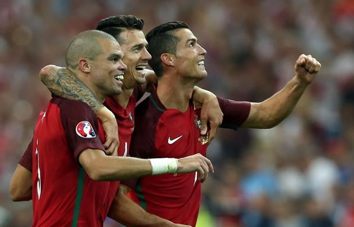 Portugal celebra la clasificación a semifinales. Foto: EFE