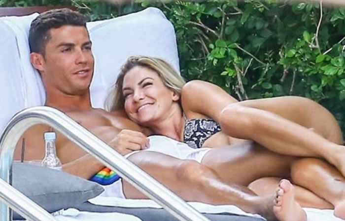 Ronaldo y su compañía en vacaciones. Foto: Instagram