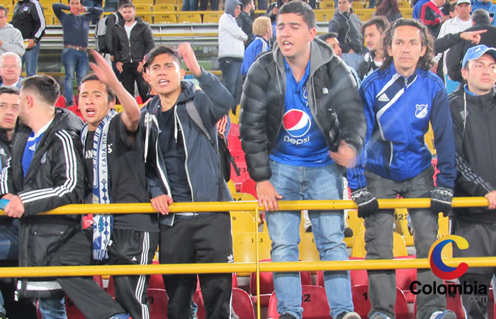 Hinchas de Millonarios inconformes con el manejo de su equipo. Foto: Interlatin