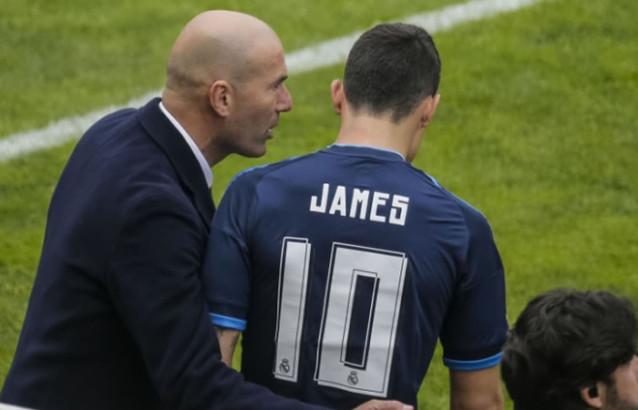 James Rodríguez y Zidane. Foto: EFE