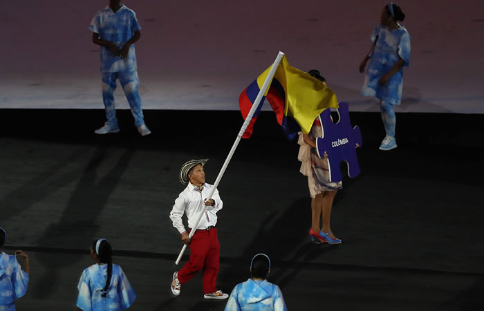 Abanderado de la delegación colombiana en los Juegos Paralímpicos. Foto: EFE